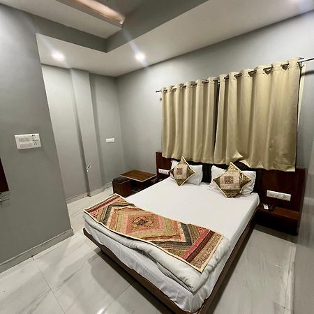 Hotel Shankar Ujaim Exterior foto