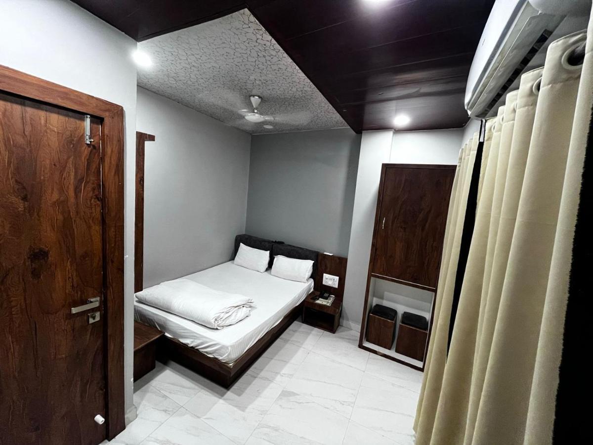 Hotel Shankar Ujaim Exterior foto